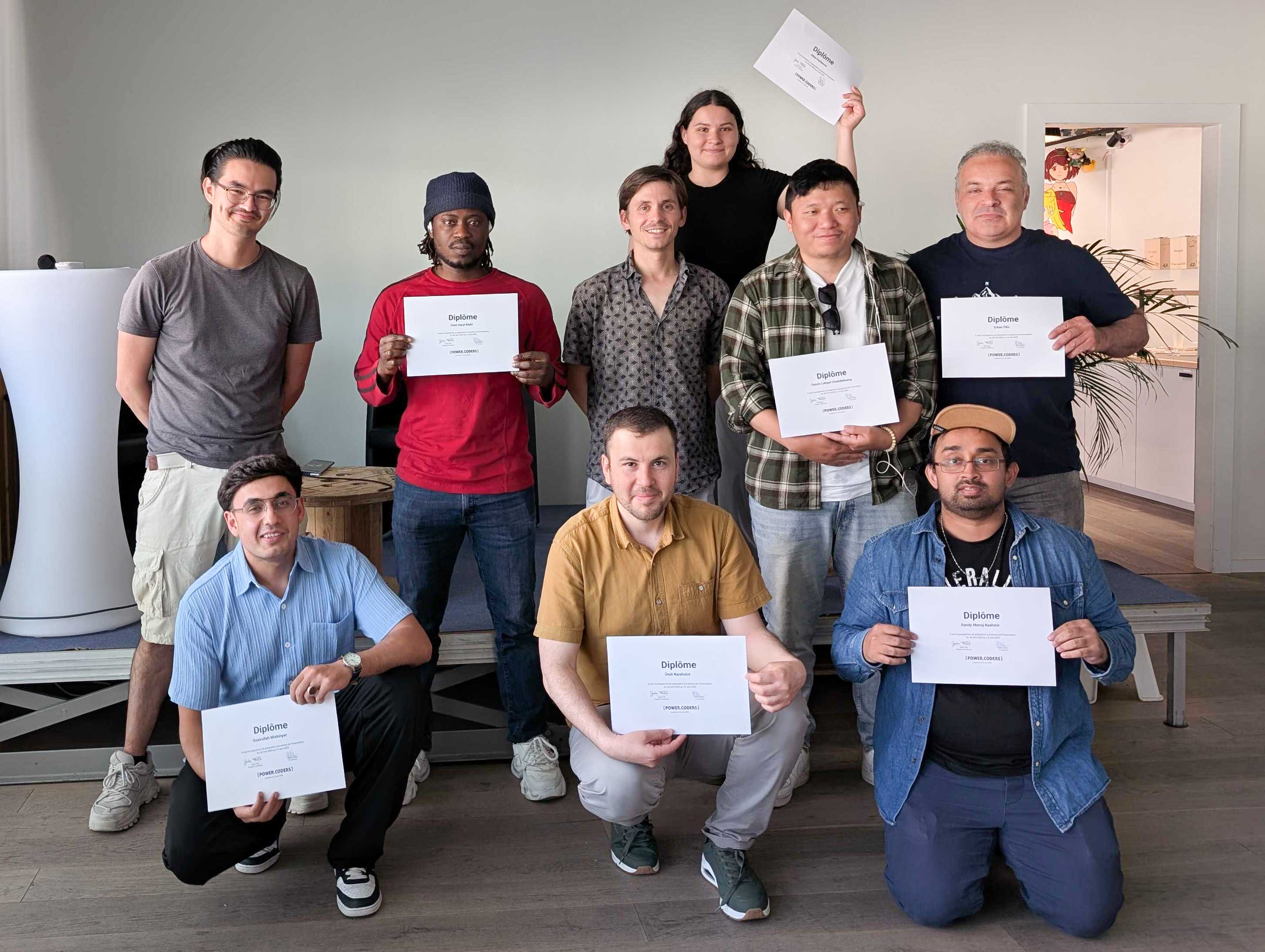 Piscine Prep Participants with their diplomas